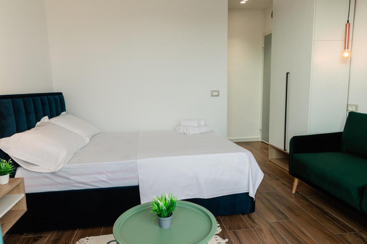 Prime Location Studio In Тирана Экстерьер фото
